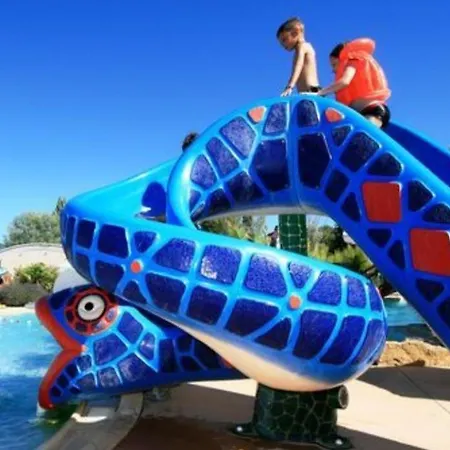Barcares Sur L'ile Des Pecheurs Insolite Entre Marin Et Bord De 8 Couchages Wifi Parking Piscine Ouverte Le Barcarès