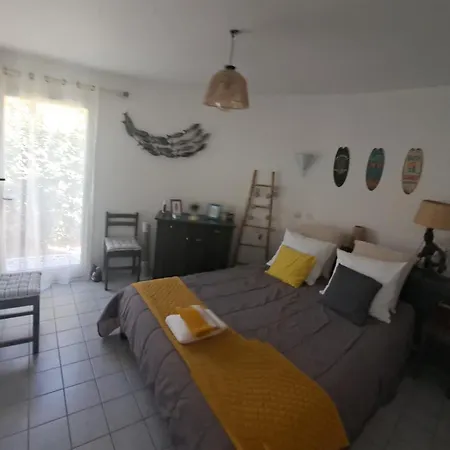 Barcares Sur L'ile Des Pecheurs Insolite Entre Marin Et Bord De 8 Couchages Wifi Parking Piscine Ouverte * Le Barcarès